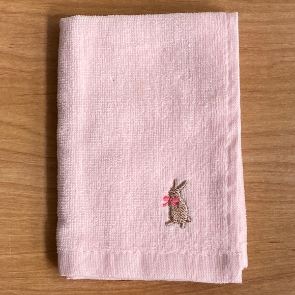 NWT Hand and Face Towel Embroidered Bunny Rabbit Animal Pink Baby Kids Towel - Picture 1 of 2